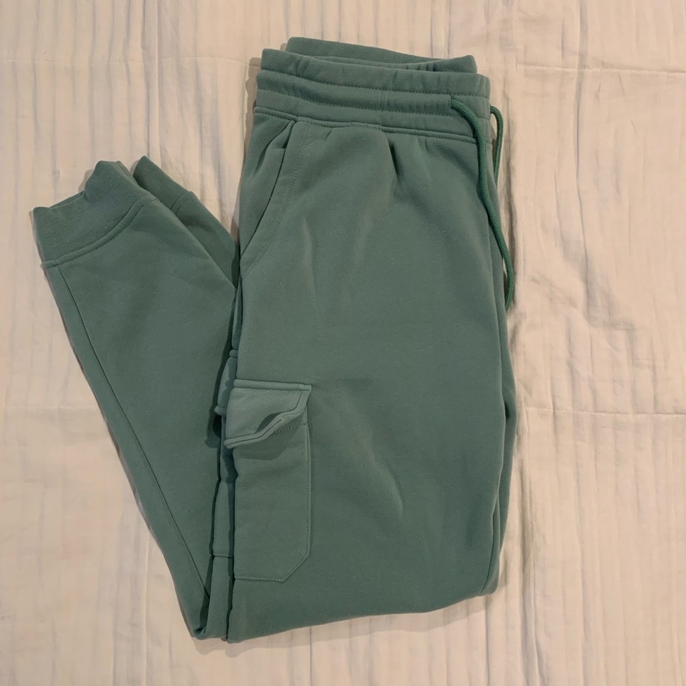 Brooklyn Cloth Green Jogger Sweatpants with Elastic Waistband